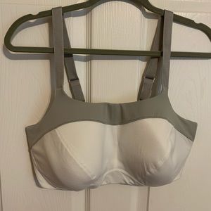 Halfmoon Active sports bra